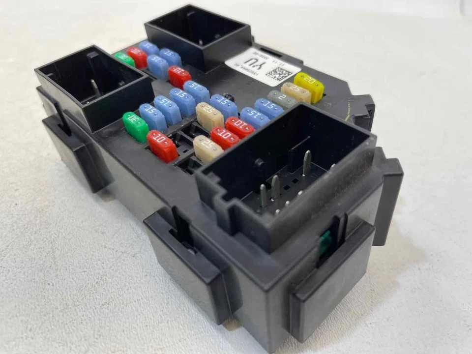 Se adapta a Chevrolet Suburban 1500 2007-2014 cabina relé de fusibles caja de conexiones OEM Foto 2 de 4