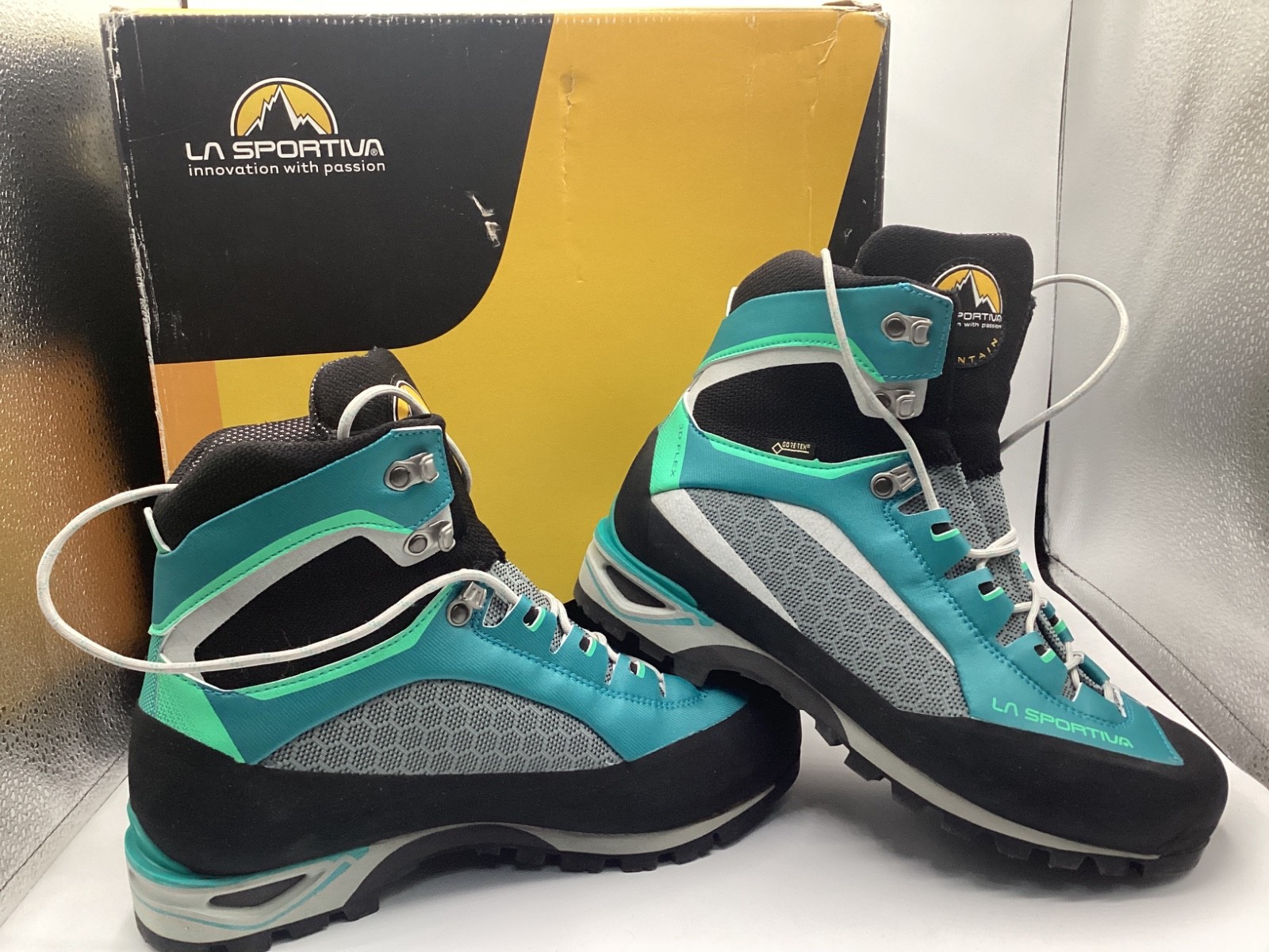 BOTAS DE SENDERISMO LA SPORTIVA TRANGO TOWER GTX NUEVAS TALLA 6.5UK 40EU