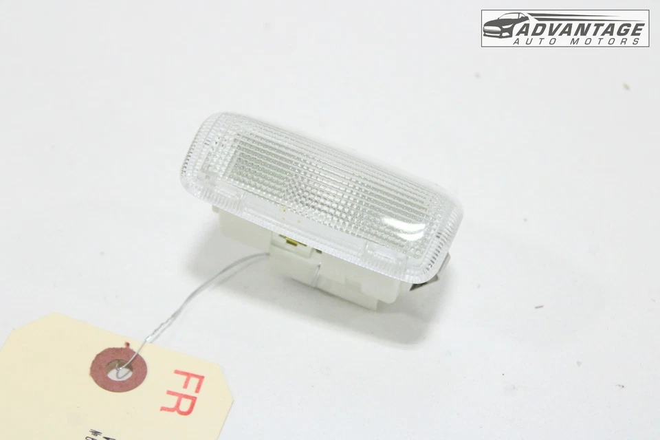 Infiniti QX50 2019-2025 panel de puerta frontal derecho cortesía luz de paso lámpara OEM Foto 2 de 4