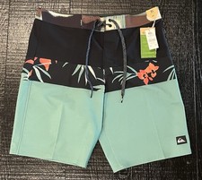 Quicksilver SurfSilk Panel 20  Board Shorts New Size 31