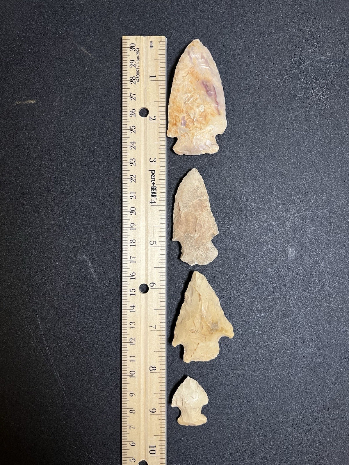 Vintage Indian Artifacts. 4 Unique Colored Arrowheads.