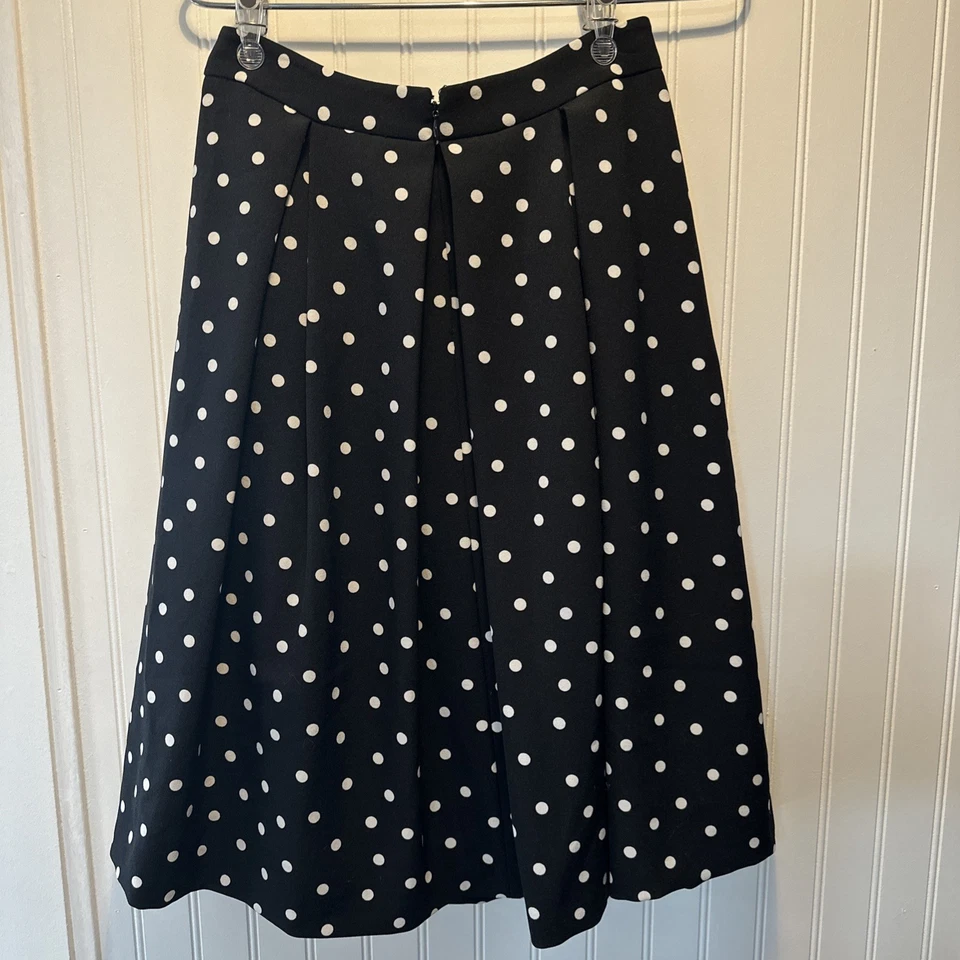 Falda Tahari Arthur S Levine Petite Negra Blanca Lunares Plisada Línea A Talla 4P Foto 2 de 4