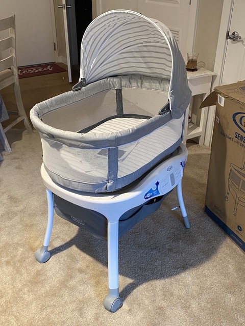 graco sense2snooze bassinet with cry detection technology in hamilton