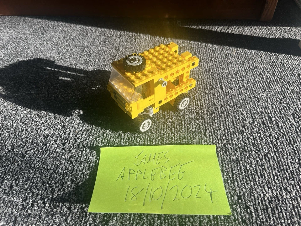 LEGO Technic 8020 Universal Building Set, photo 2 of 5