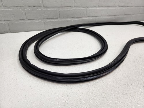 2003-2006 Porsche Cayenne Rear trunk hatch glass window seal gasket OEM 4.5L - Picture 2 of 18