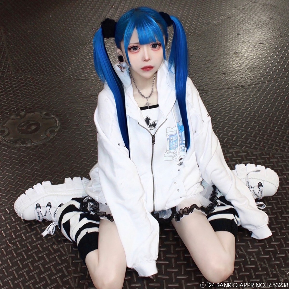 QOOZA × HELLO KITTY Collaboration Hoodie Full Zip One Size White