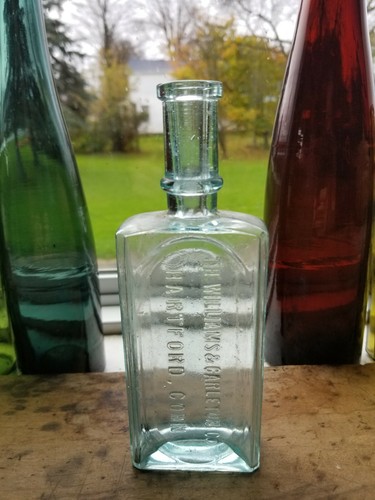 The Williams & Carleton Co Hartford Conn. Pharmacy Bottle - Picture 2 of 4
