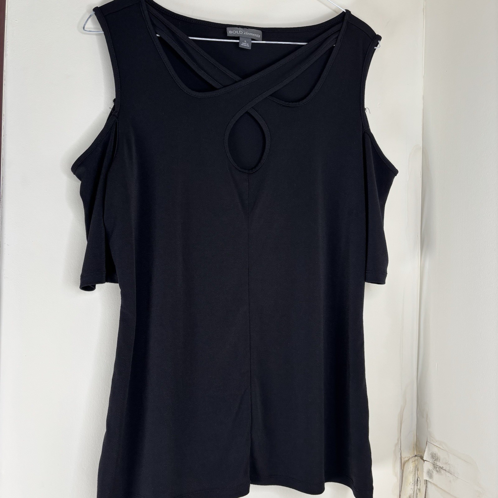 Bold Elements Black Cold Shoulder Top Keyhole Lat… - image 1