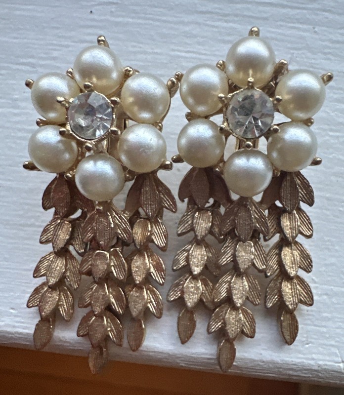 Vintage Sarah Coventry Royal Highness Clip Earrings Rhinestone Faux Pearl Dangle