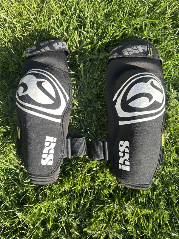 IXS Carve Elbow Guards Size L Used Once Excellent Condition