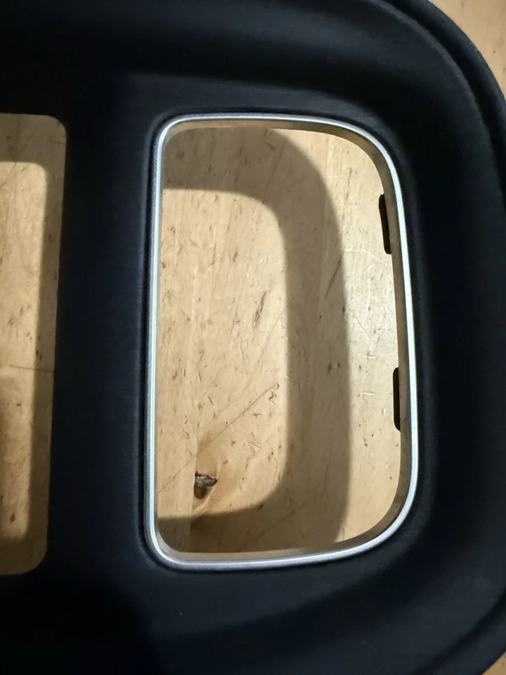 Dodge Charger AL19440DX9 2017-2023 cuadro de instrumentos bisel OEM Foto 4 de 4