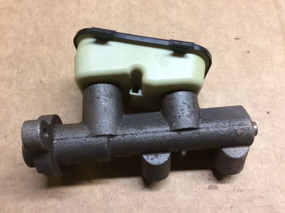 Cilindro maestro de freno remanufacturado The Hastings Company 1925  Foto 3 de 4