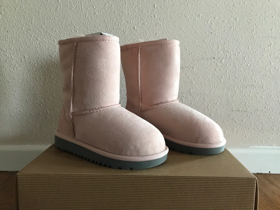 Botas UGG Clásicas Niña Bebé Rosa 10 Foto 2 de 3