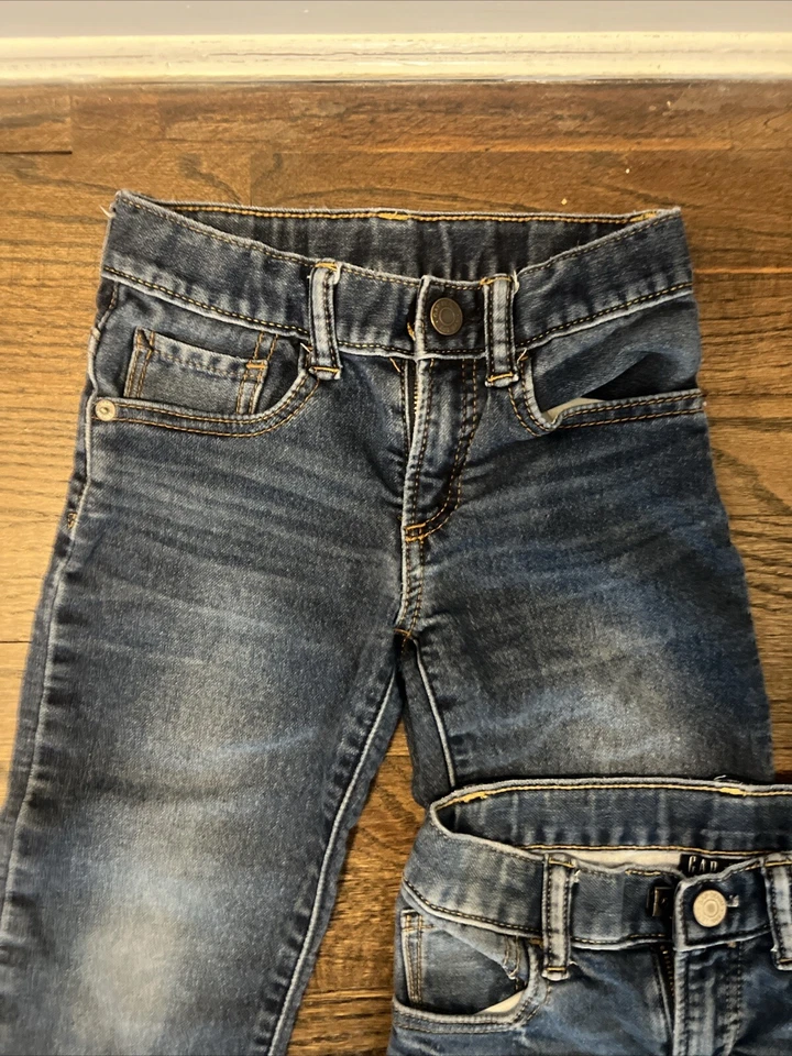 Pantalones de mezclilla y cordones para niños - Gap - 4 pares - talla 5 (niño pequeño 5 años) Foto 2 de 4