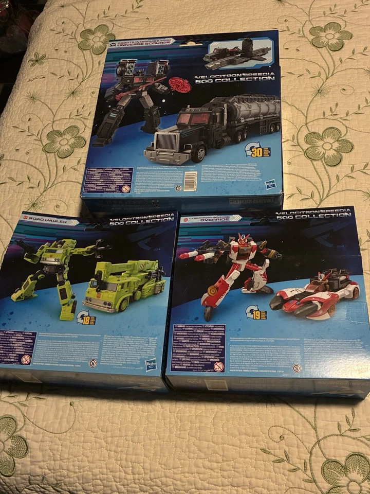 Hasbro Transformers Legacy Velocitron Speedia 500 Scourge- Road Hauler-Override - Image 2 of 3