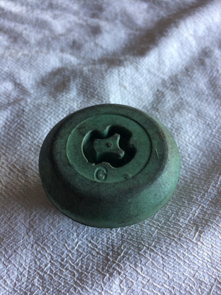 UNKOWN FORD ? GM ? GREEN HUB CAP HUBCAP WHEELCOVER PLASTIC LOCK LUGNUT