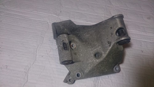 BMW E36 316i (4) Lichtmaschine Halter Generator 17218659 träger