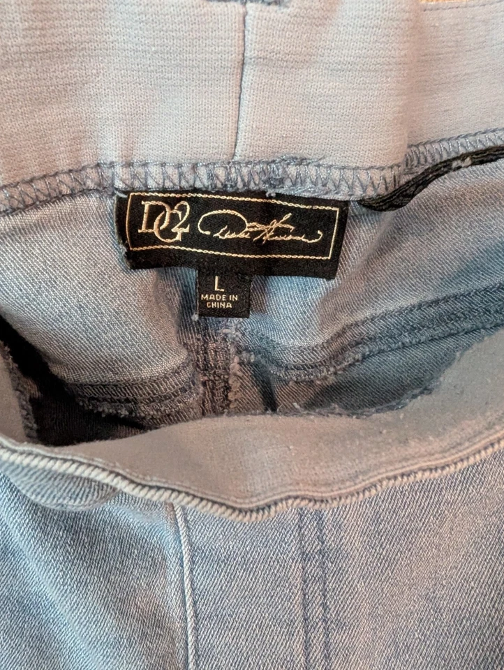 DG2 Diane Gilman Women's Stretch Denim Pull-on 5 Pocket Straight Leg Jeans L - Image 2 of 4