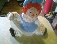 1970's BYRON MOLD Ręcznie malowana figurka ceramiczna RAGGEDY Ann 