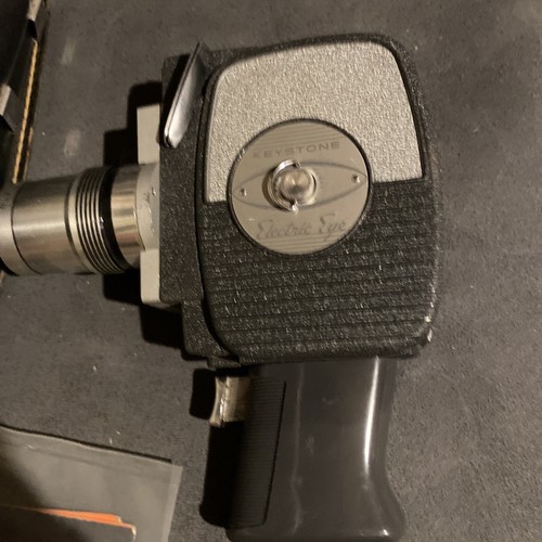 KEYSTONE ELECTRIC EYE ZOOM K717A MOVIE CAMERA WITH LEATHER CASE