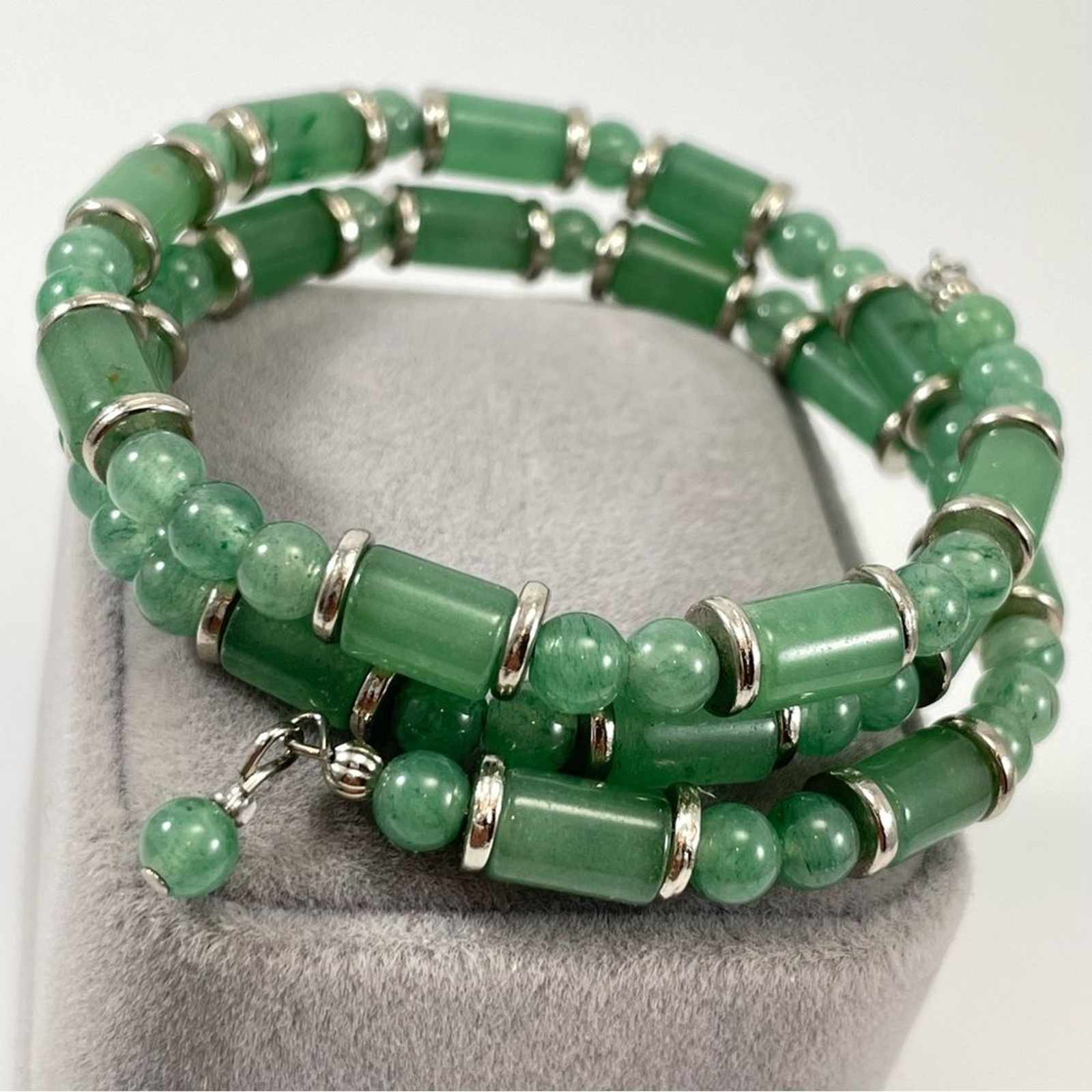 Beautiful Unsigned Silver Tone Memory Wire Aventu… - image 1