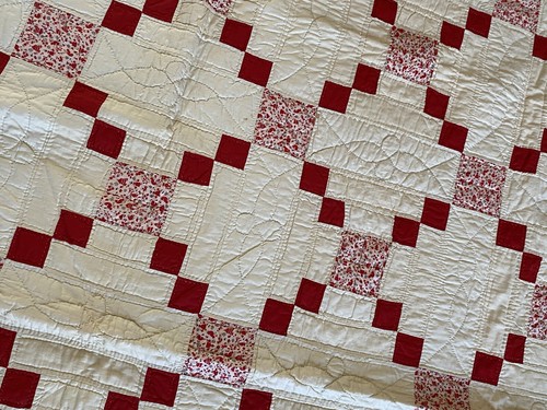 Fantastica Trapunta Vintage Blocco Nove Patch Cucita a Mano Casale Rosa Rosso 77" x 89" - Foto 2 di 21
