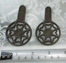 Set of 2 UNICAST Vintage Miniature Doll House CAST IRON TRIVETS Rustic Farmhouse