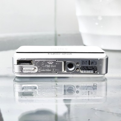 Sony Cyber Shot DSC-T2 8.1MP 3x Vintage Compact Digital Camera w