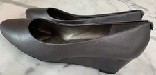 Easy Spirit Pewter Leather Wedge Pumps Women’s Size 8M Comfort Work Shoes