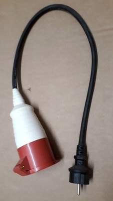 Adapter CEE-Kupplung 16A auf Schuko-Stecker 16A