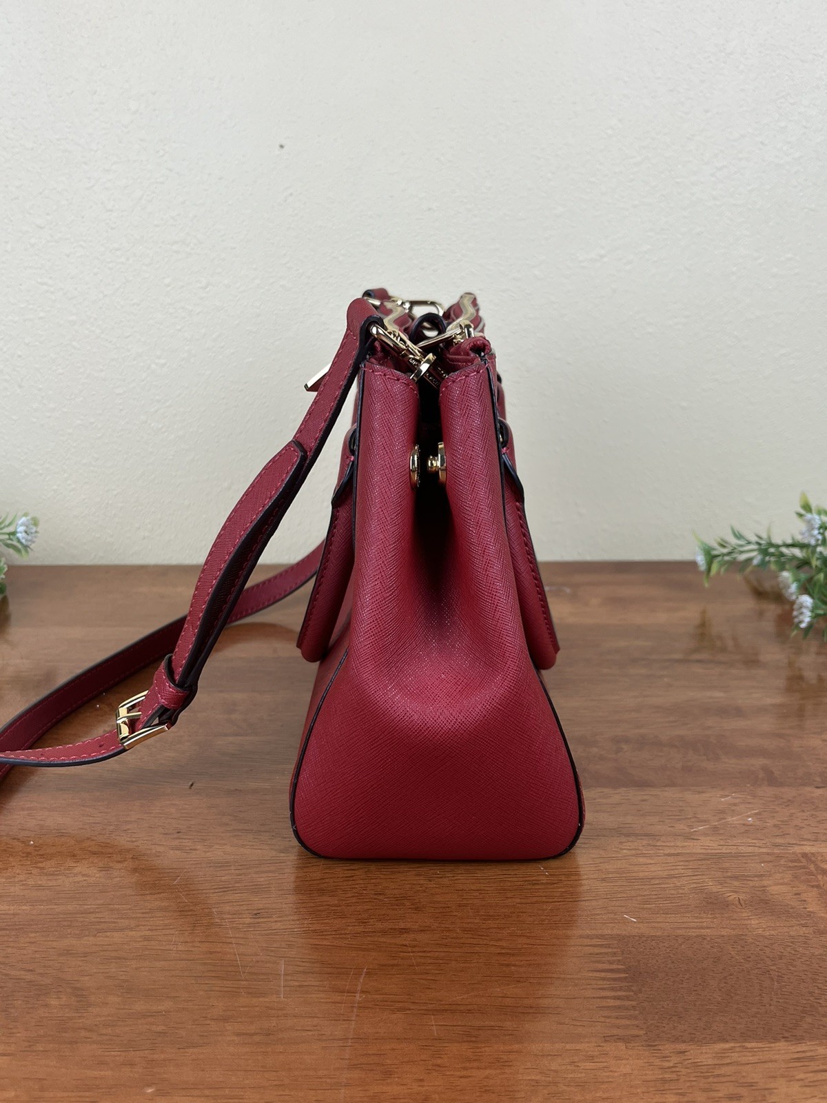 Michael kors SUTTON Red Cherry Medium Satchel Saf… - image 3