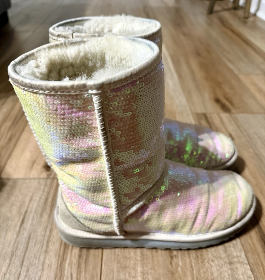 Botas Cortas UGG Blanco Brillante I Do Lentejuelas Iridiscentes Lana Genuina Talla 7 Mujer Foto 2 de 4