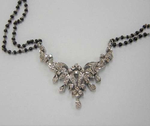 Diamond necklace with onyx beads 