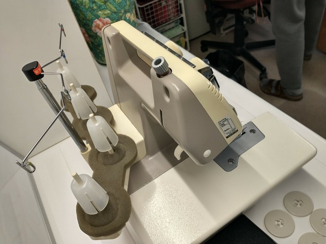 BERNINA 334ds Serger Bernette 334ds Serger Sewing Machine for sale