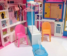 Mattel 2019 BARBIE Pink Folding Dream Closet Case Accessories