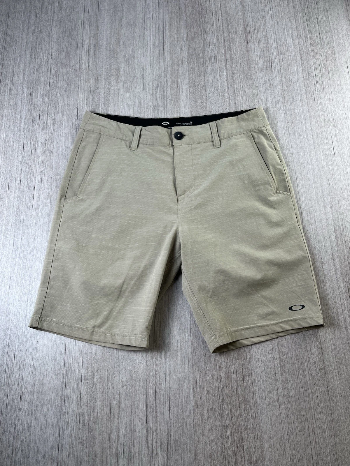 Oakley Triton 2.0 Hybrid Shorts Mens 30 Beige Flat Front Stretch Quick Dry Golf