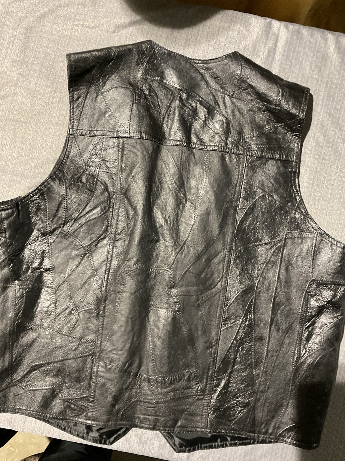 Direct Source Inc Men's Patchwork Black Leather V… - image 3