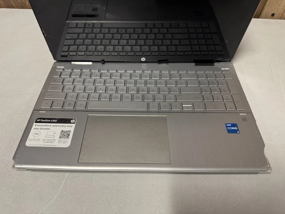 HP Pavilion x360 14-ba153cl 1 TB HD Intel i5 8 GB de RAM Win 10 (pantalla rota) Foto 2 de 4