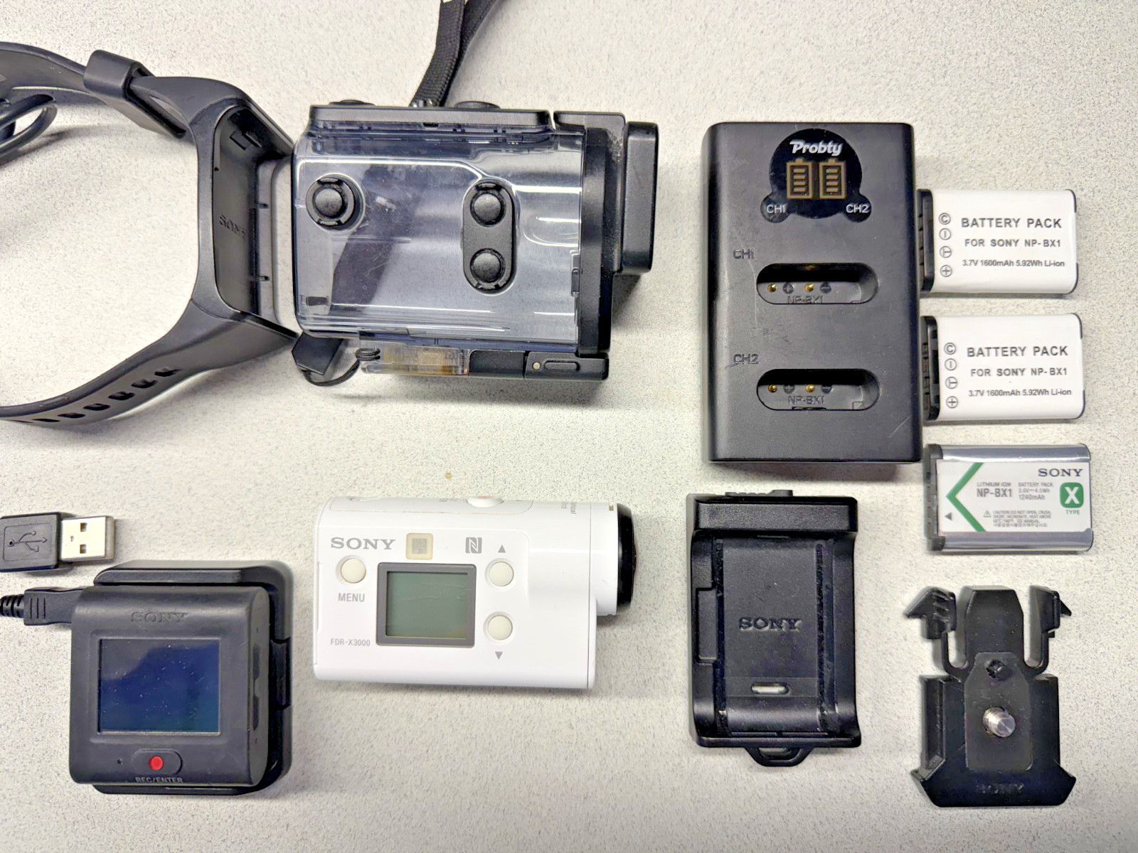 SONY FDR-X3000 Action Camera 4K with remote control display
