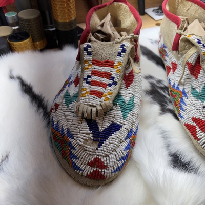 #ad Antique SIOUX BEADED MAN’S MOCCASINS w BIFURCATED TONGUES amp; color basec. 1880s $800.00