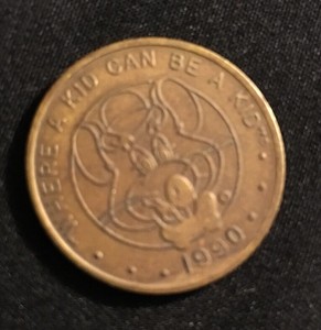 Chuck E Cheese 1990 Vintage Game Token Showbiz Pizza Ebay