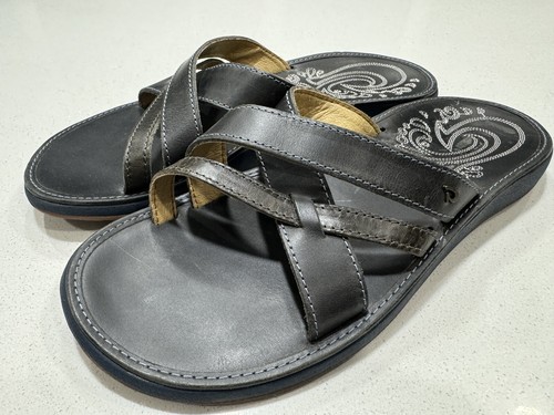 Olukai Paniolo Women’s Flip Flop Charcoal / Charcoal Size 9 US MSRP $90