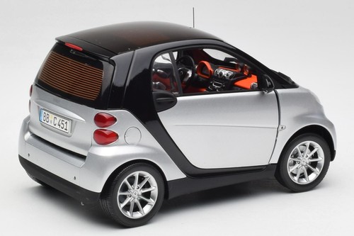 Q0022528V001C75Q00 Smart Fortwo Coupe Silver & Black Minichamps 1/18 - Picture 3 of 8