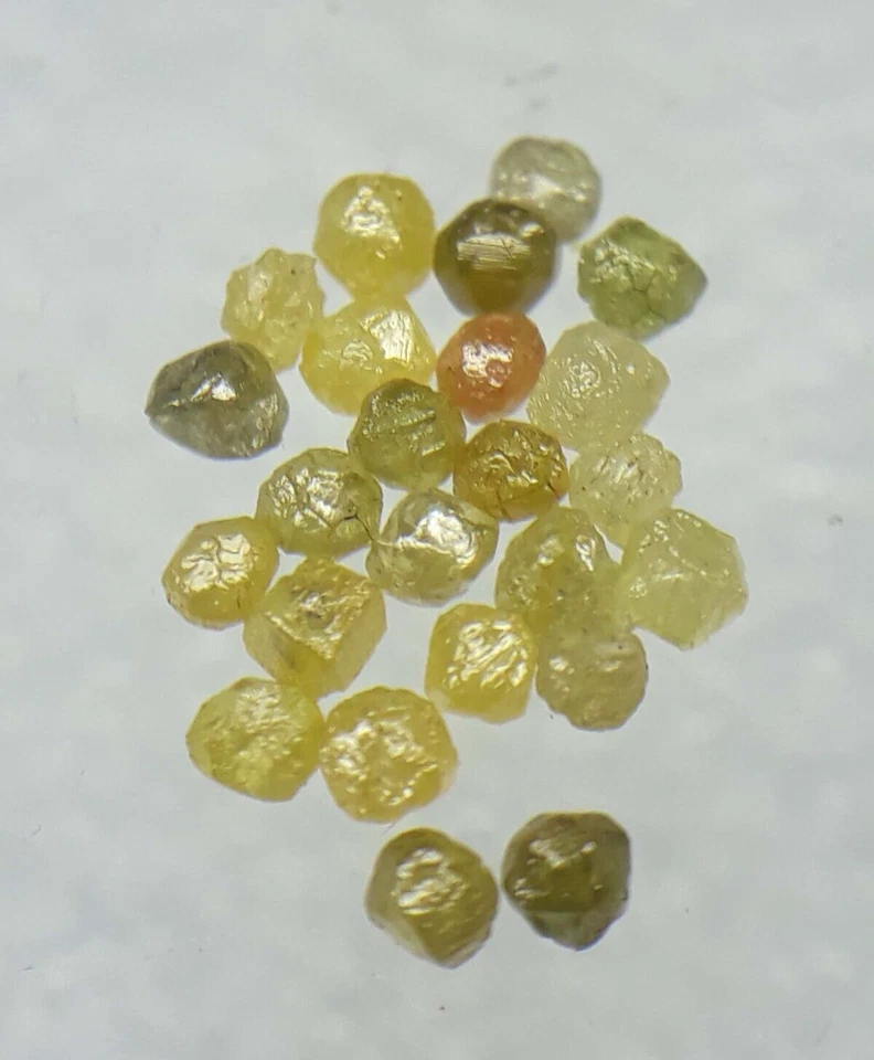 1.05 Ct 24 Pis Natural Yellow Rough Diamond Raw Uncut Diamond Scoop Diamond Lot - Image 2 of 4