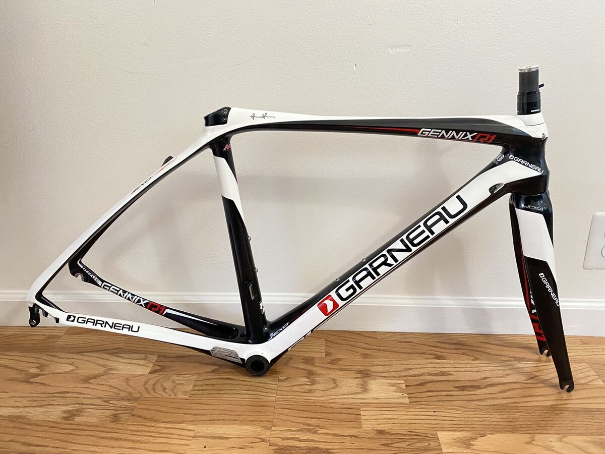 Louis Garneau Genix R1 Carbon Frameset Small Frame $2,500 Louis Garneau Genix R1 Carbon Frameset Small Frame $2,500
