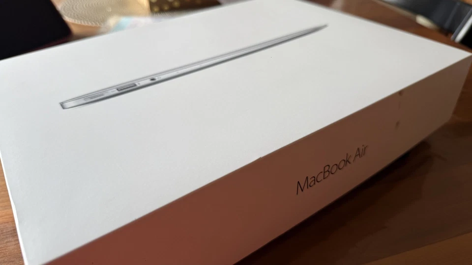 Apple MacBook Air 13.3"  |  Intel Core i7 2,2 GHz |  8GB RAM 512Gb SSD - Bild 4 von 4