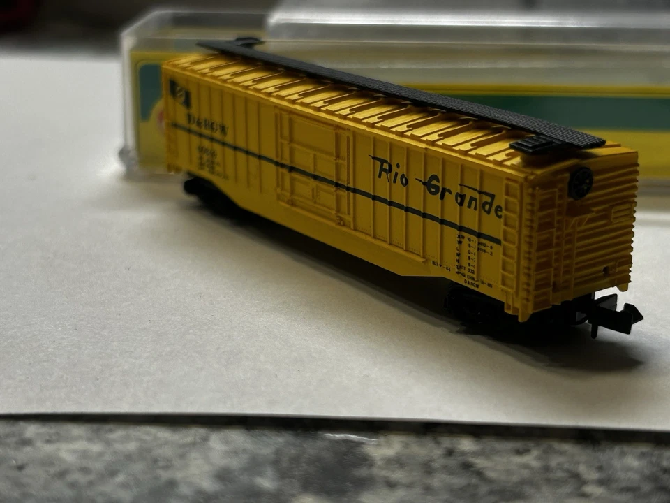 Model Power Lima N Scale 7001 Rio Grande 50' Steel Freight Boxcar D&RGW 60649 - Image 2 of 4