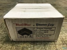 NEW  In Box Sealed Dwarven Forge Resin L Shaped Passage with traps swing right