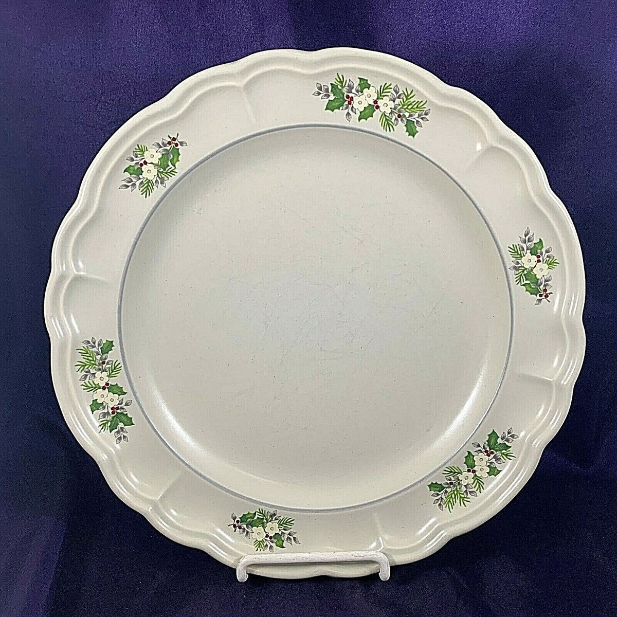 Pfaltzgraff CHRISTMAS HEIRLOOM Dinner Plate 10 1/2