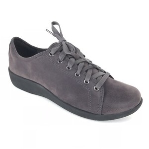 clarks cloudsteppers gray
